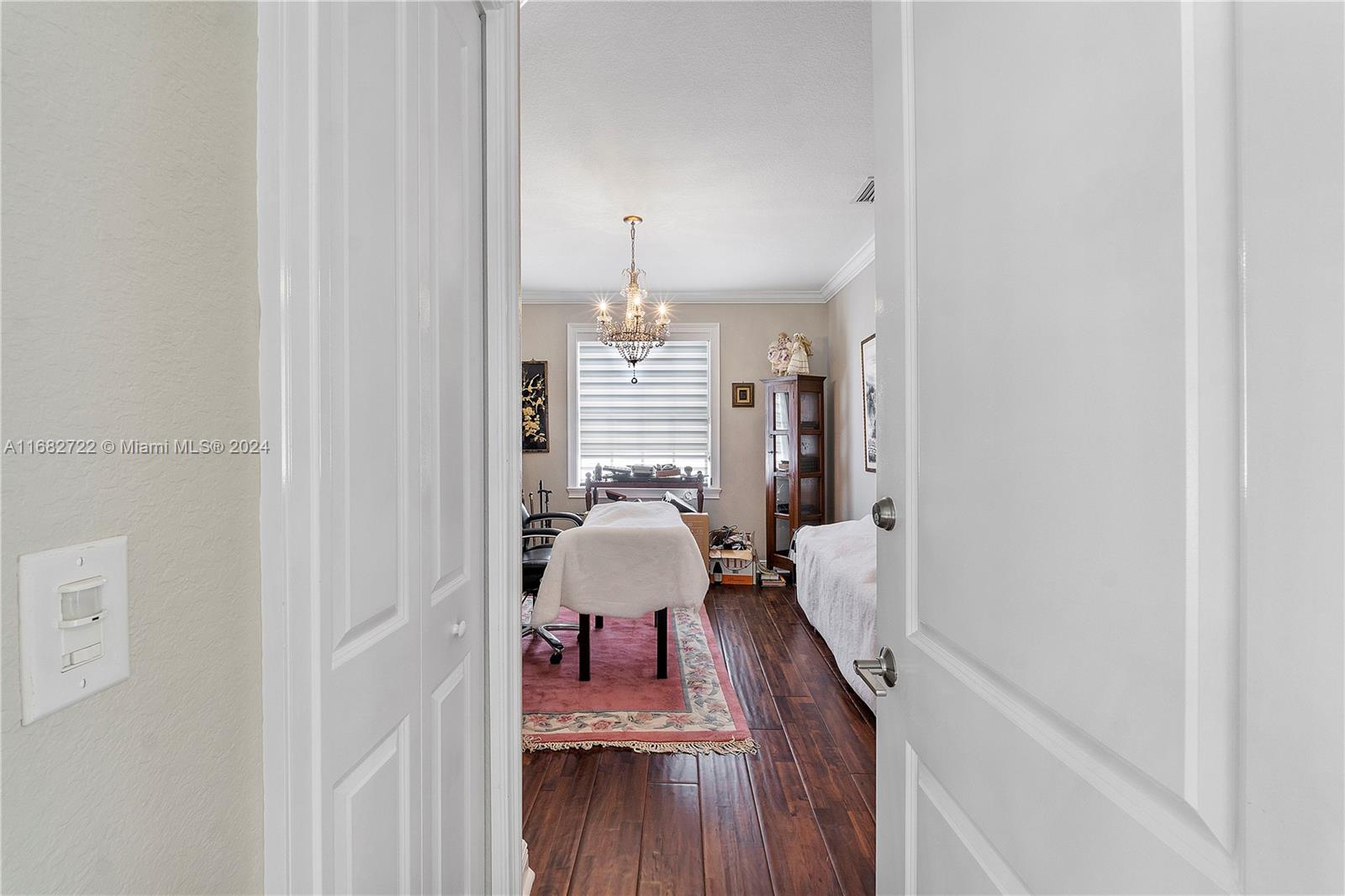 CHARLESTON OAKS - Residential