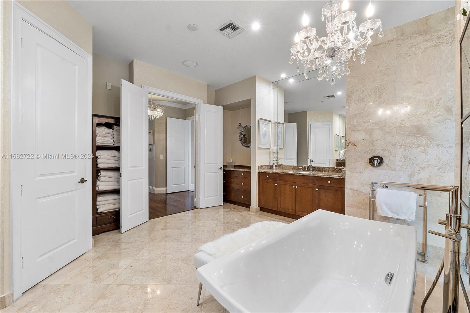 CHARLESTON OAKS - Residential