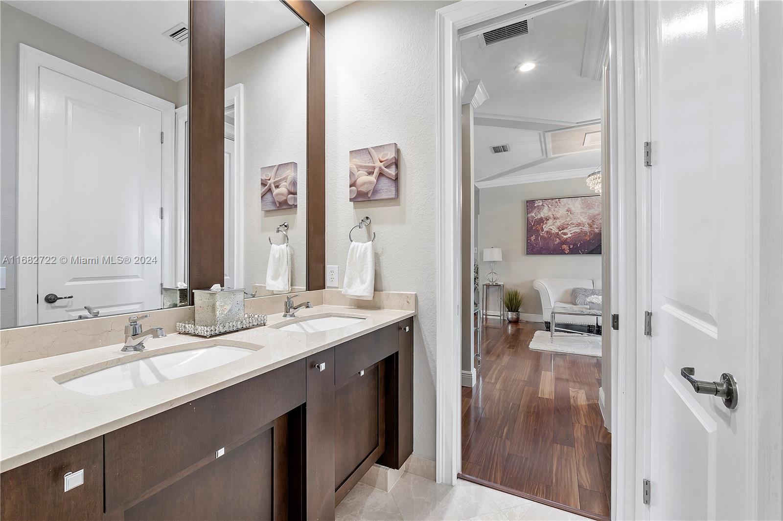 CHARLESTON OAKS - Residential