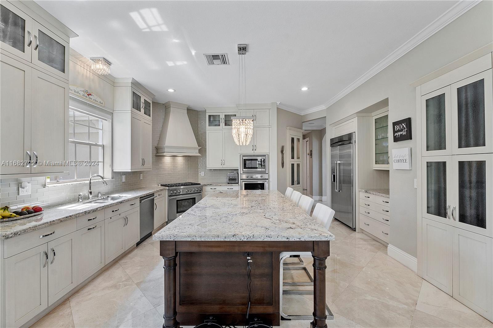 CHARLESTON OAKS - Residential