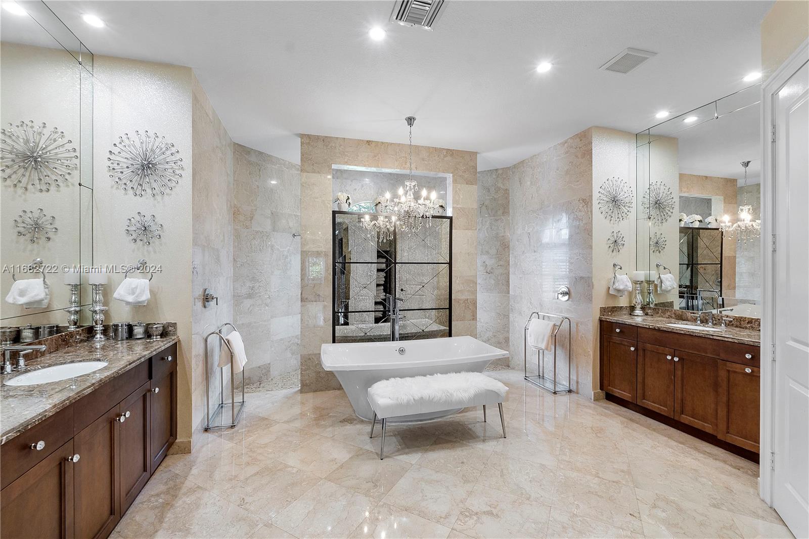 CHARLESTON OAKS - Residential