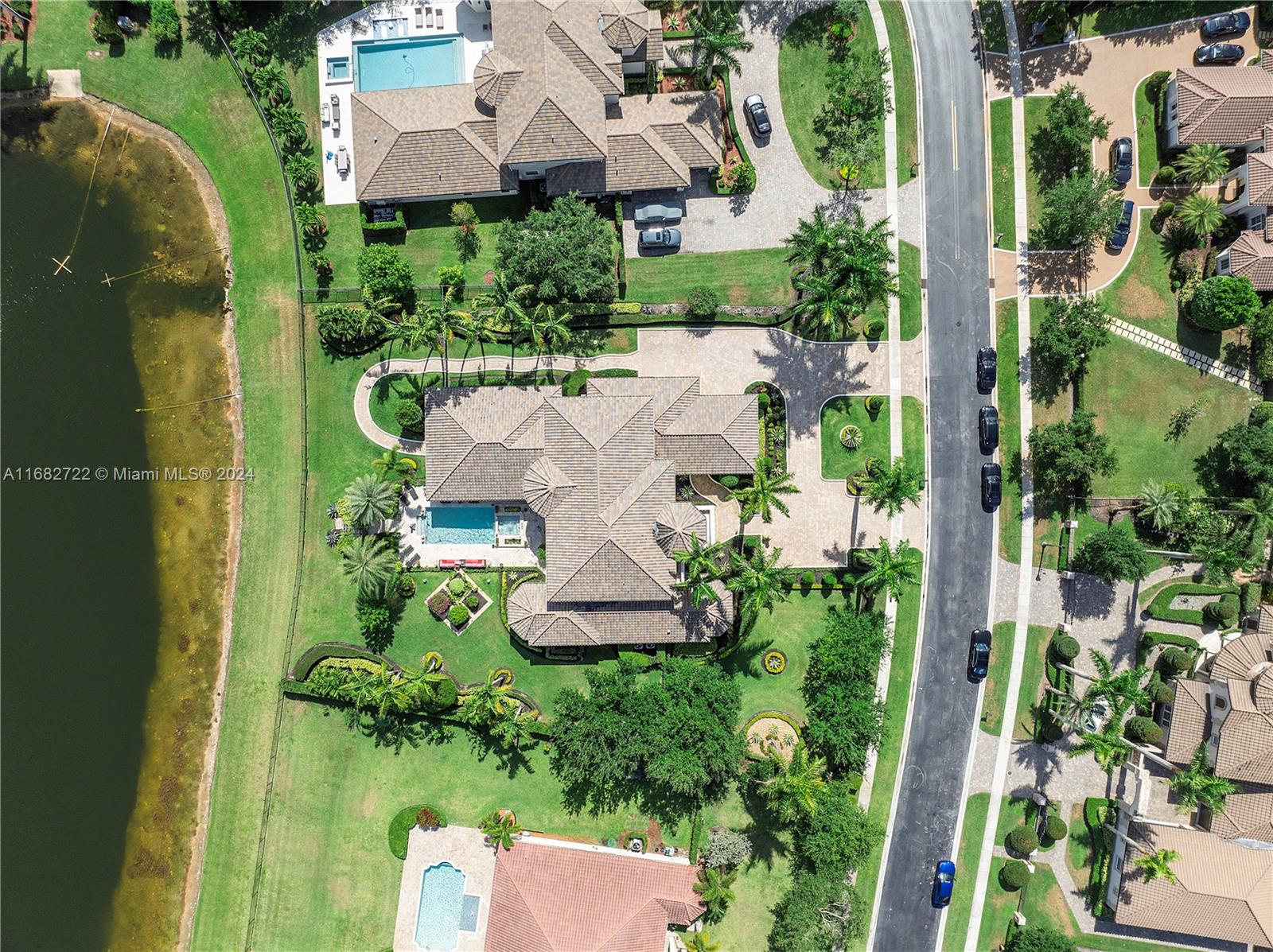 CHARLESTON OAKS - Residential