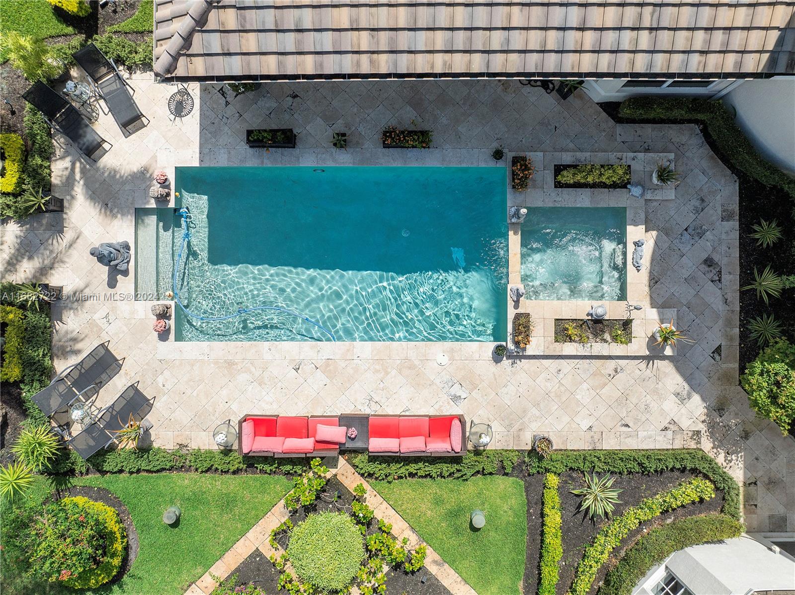 CHARLESTON OAKS - Residential