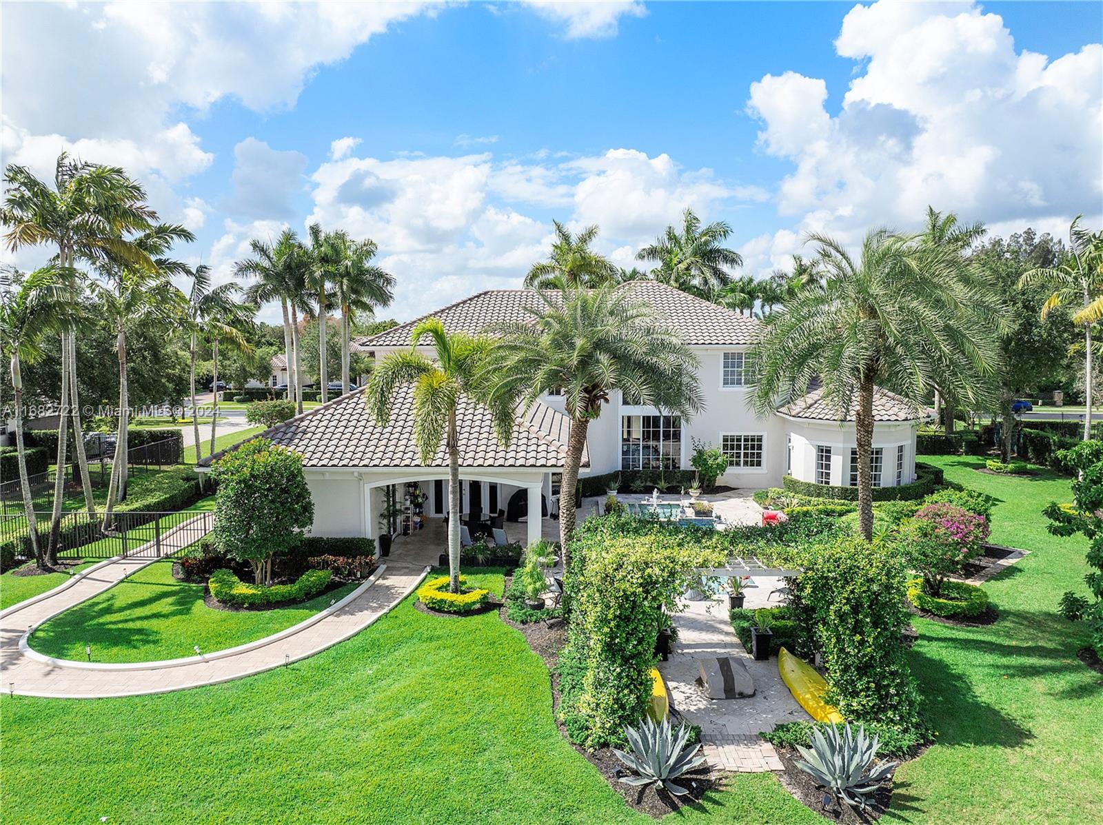 CHARLESTON OAKS - Residential