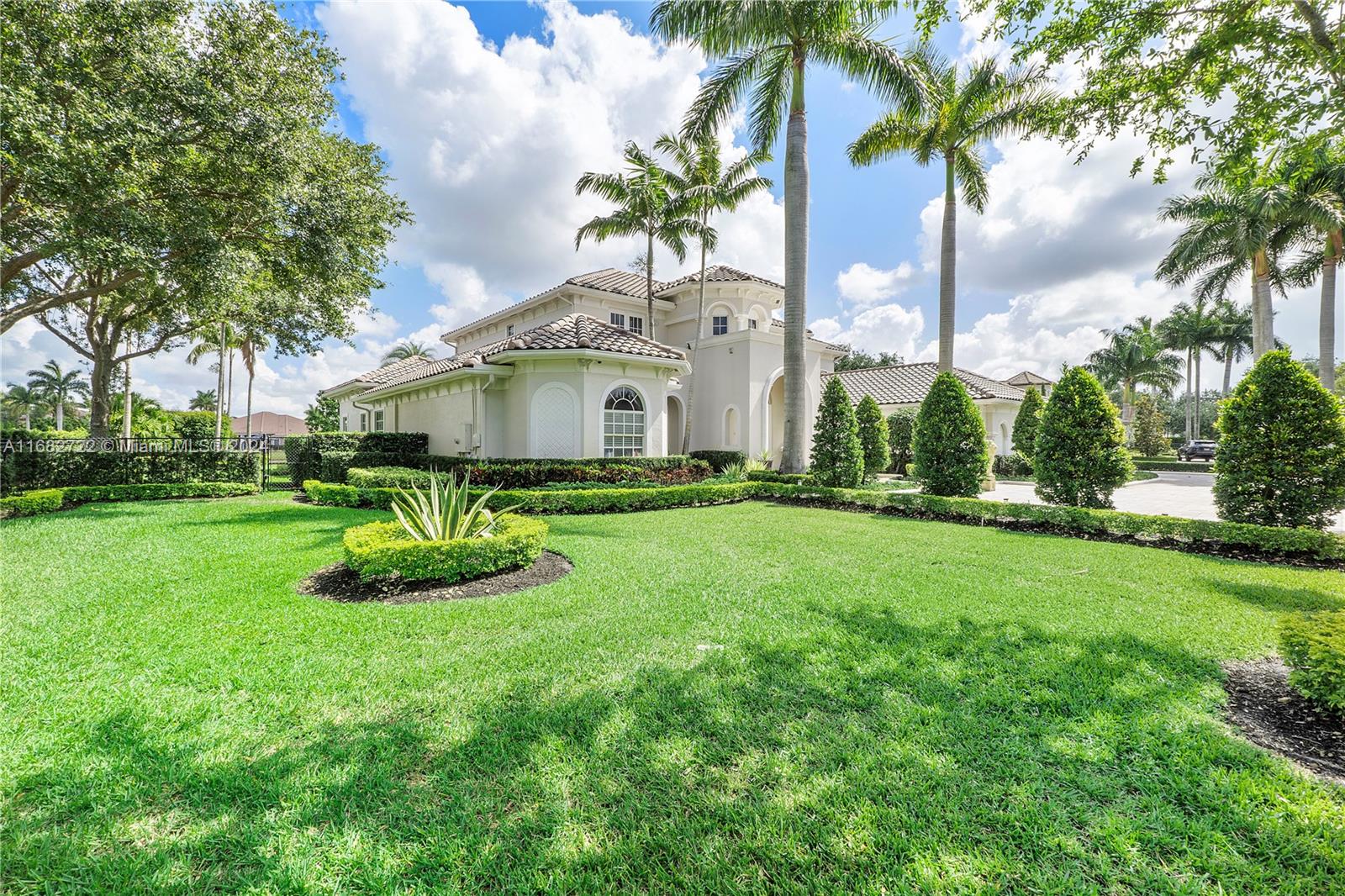 CHARLESTON OAKS - Residential