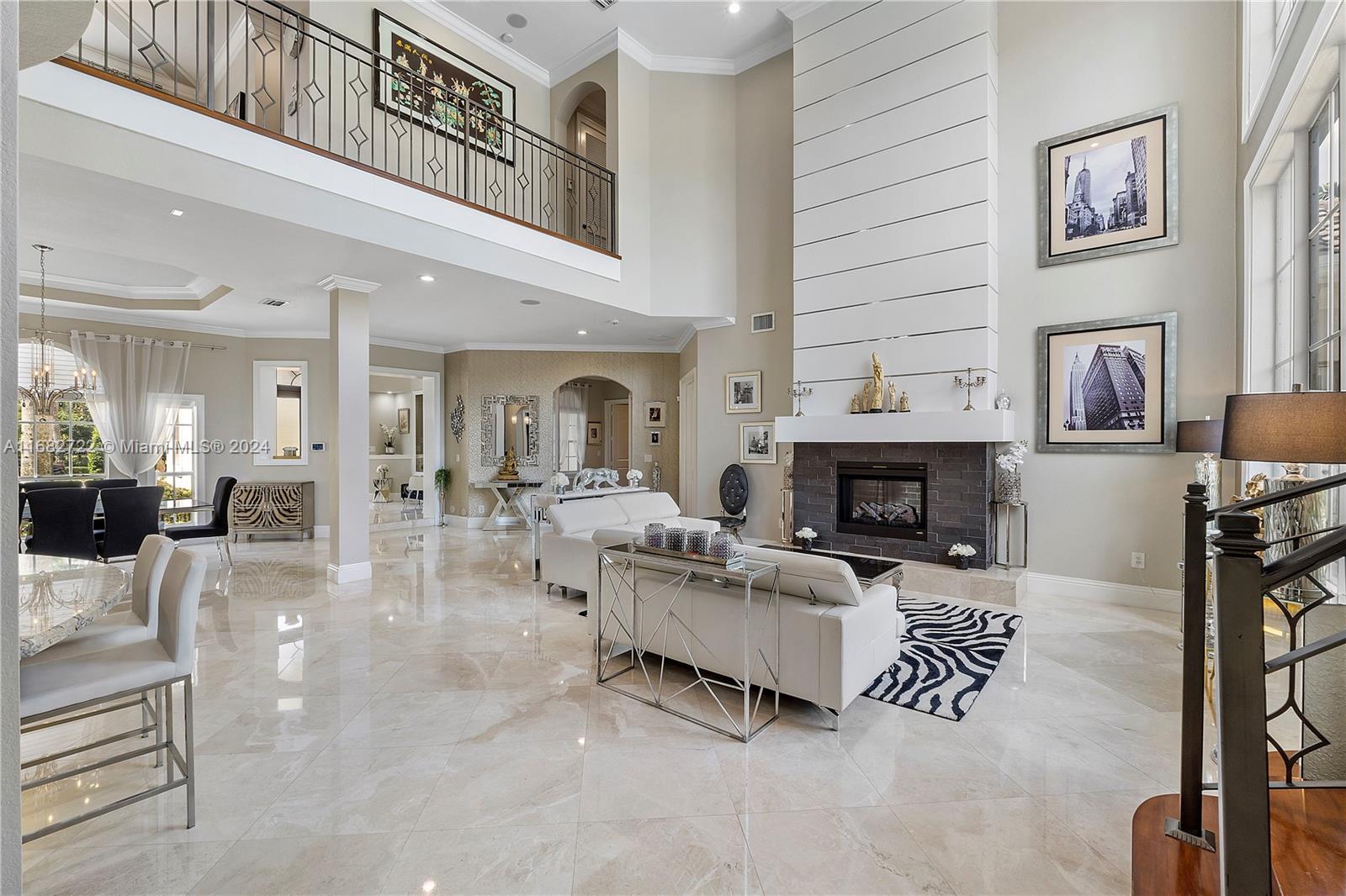 CHARLESTON OAKS - Residential