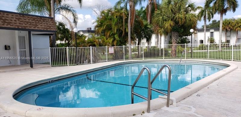 SUNSET PALMS WEST CONDO - Residential