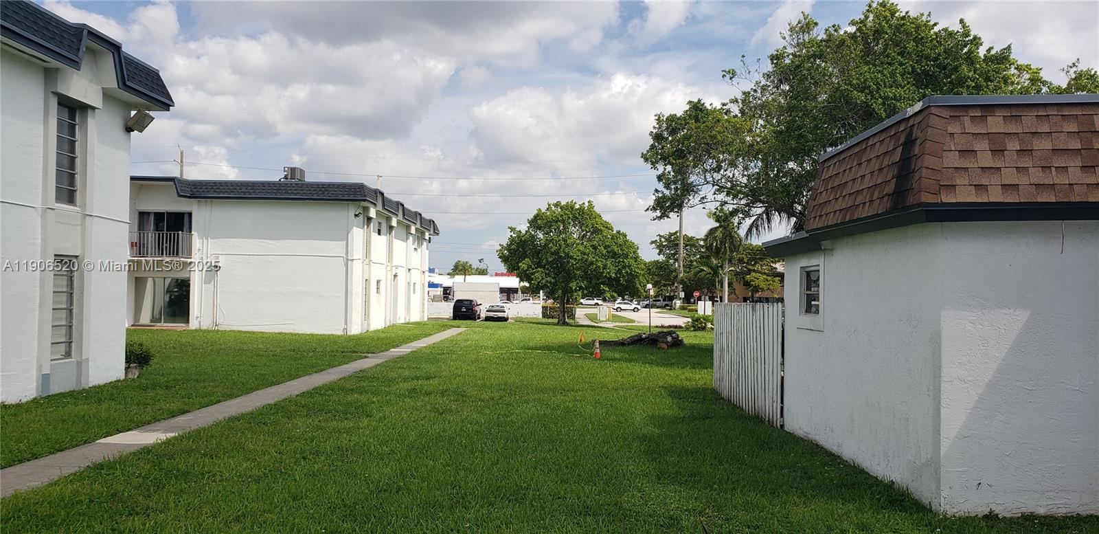 SUNSET PALMS WEST CONDO - Residential