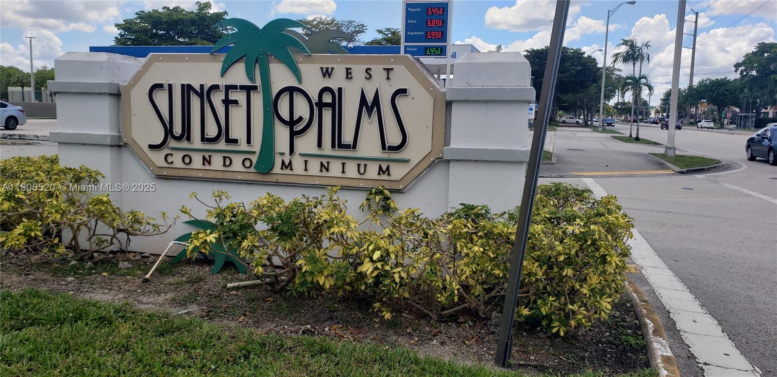 SUNSET PALMS WEST CONDO - Residential