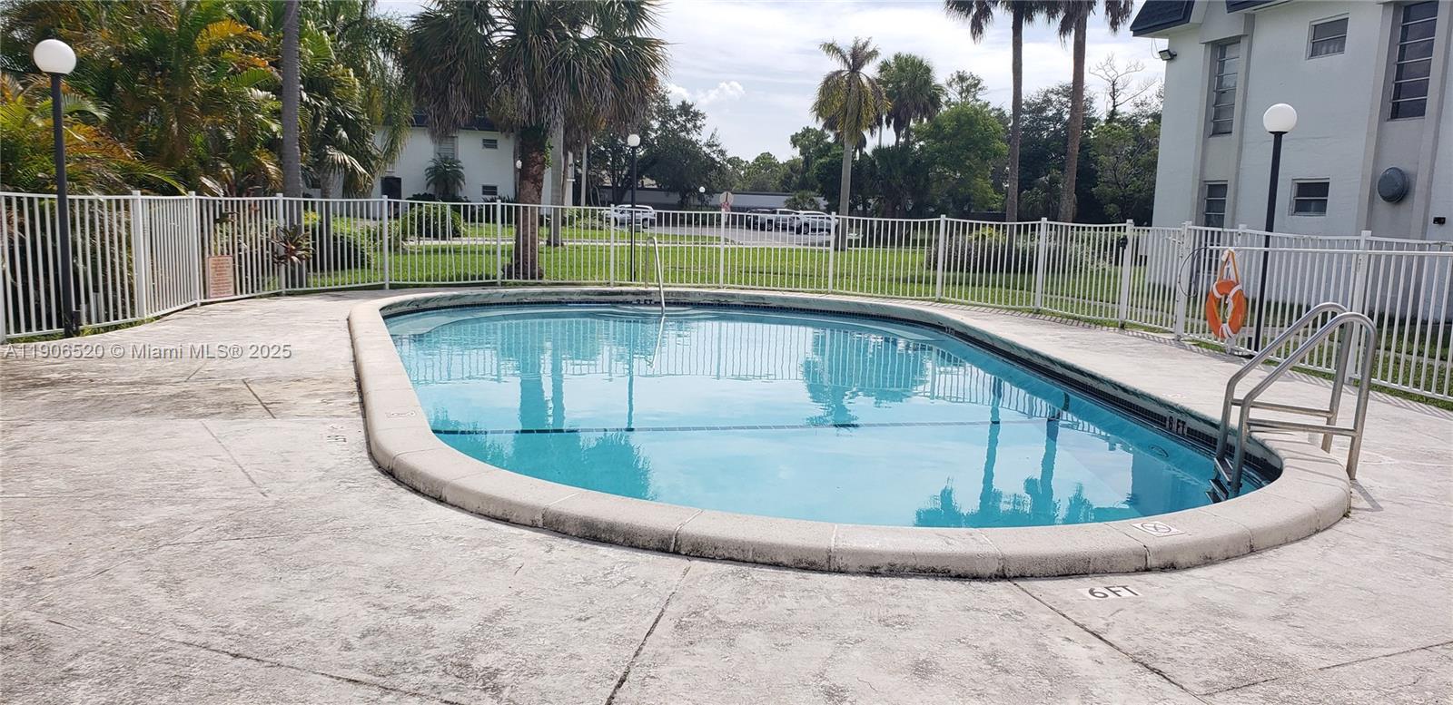 SUNSET PALMS WEST CONDO - Residential