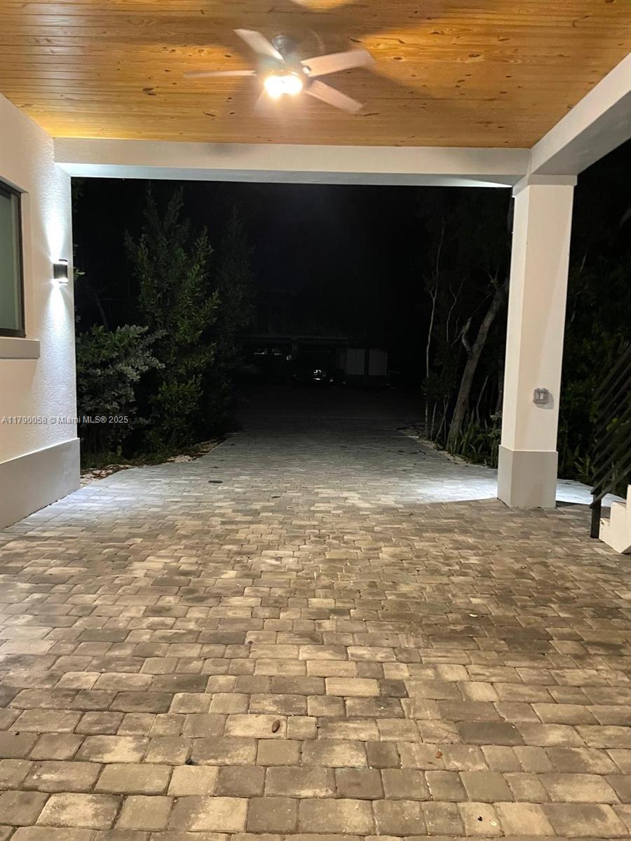KEY LARGO BEACH - Residential