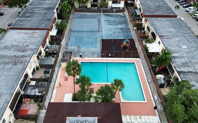 BRENTWOOD WEST TOWNHOUSES - Residential Lease