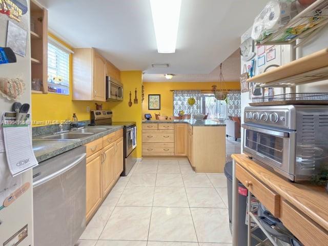 BRENTWOOD WEST TOWNHOUSES - Residential Lease