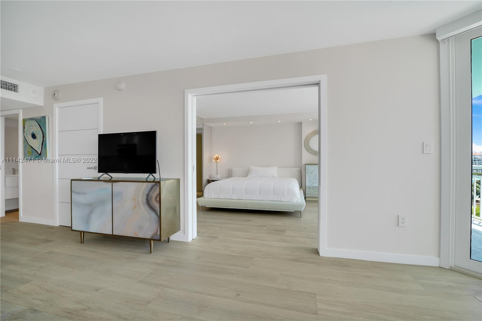 SOUTH POINTE TOWERS CONDO - Residential Lease