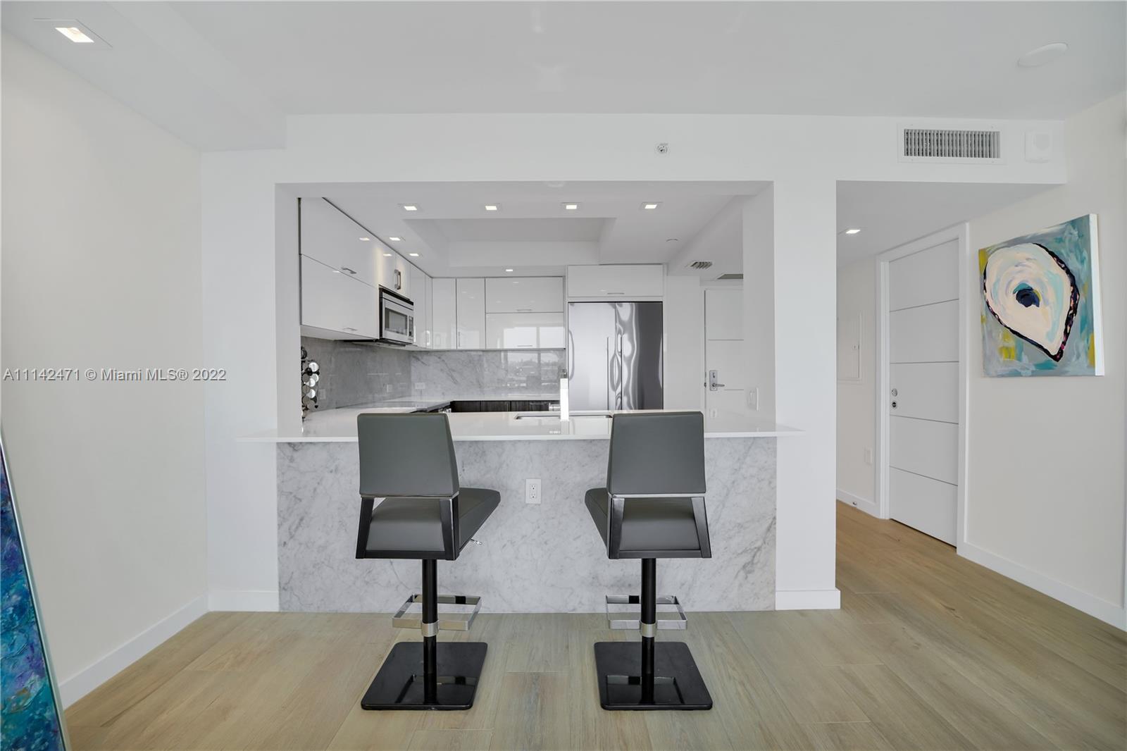 SOUTH POINTE TOWERS CONDO - Residential Lease