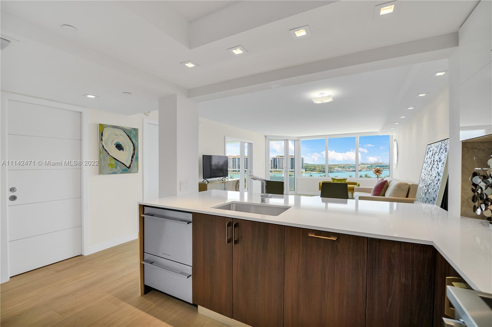 SOUTH POINTE TOWERS CONDO - Residential Lease
