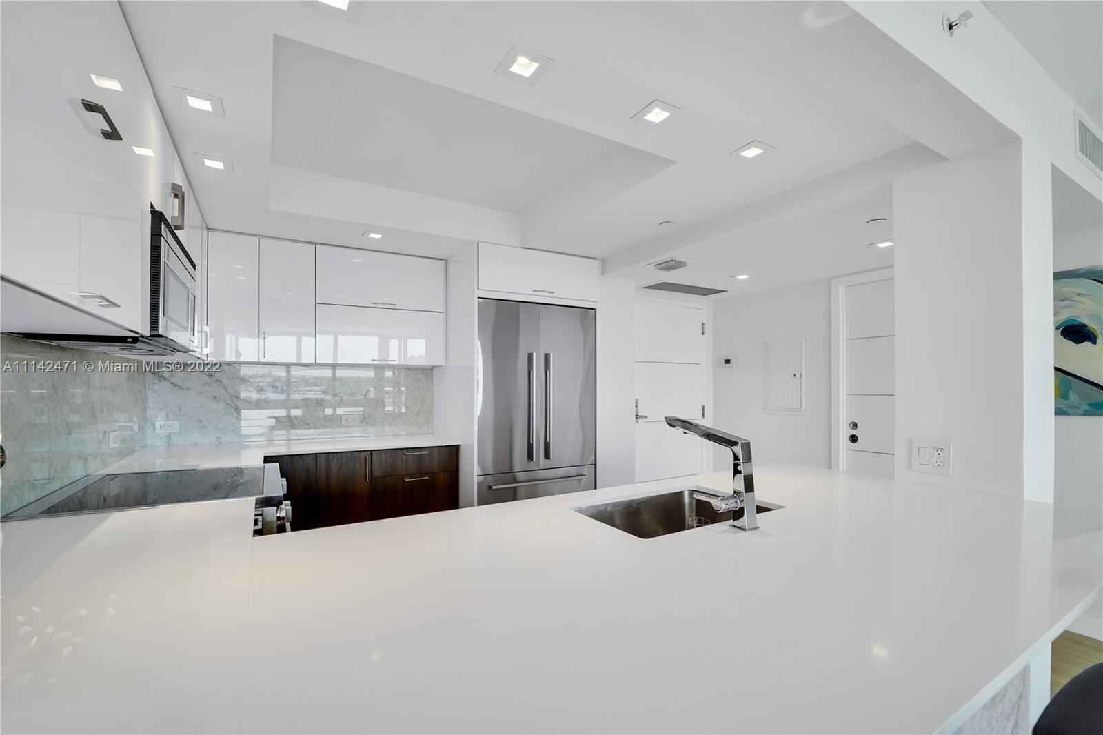 SOUTH POINTE TOWERS CONDO - Residential Lease