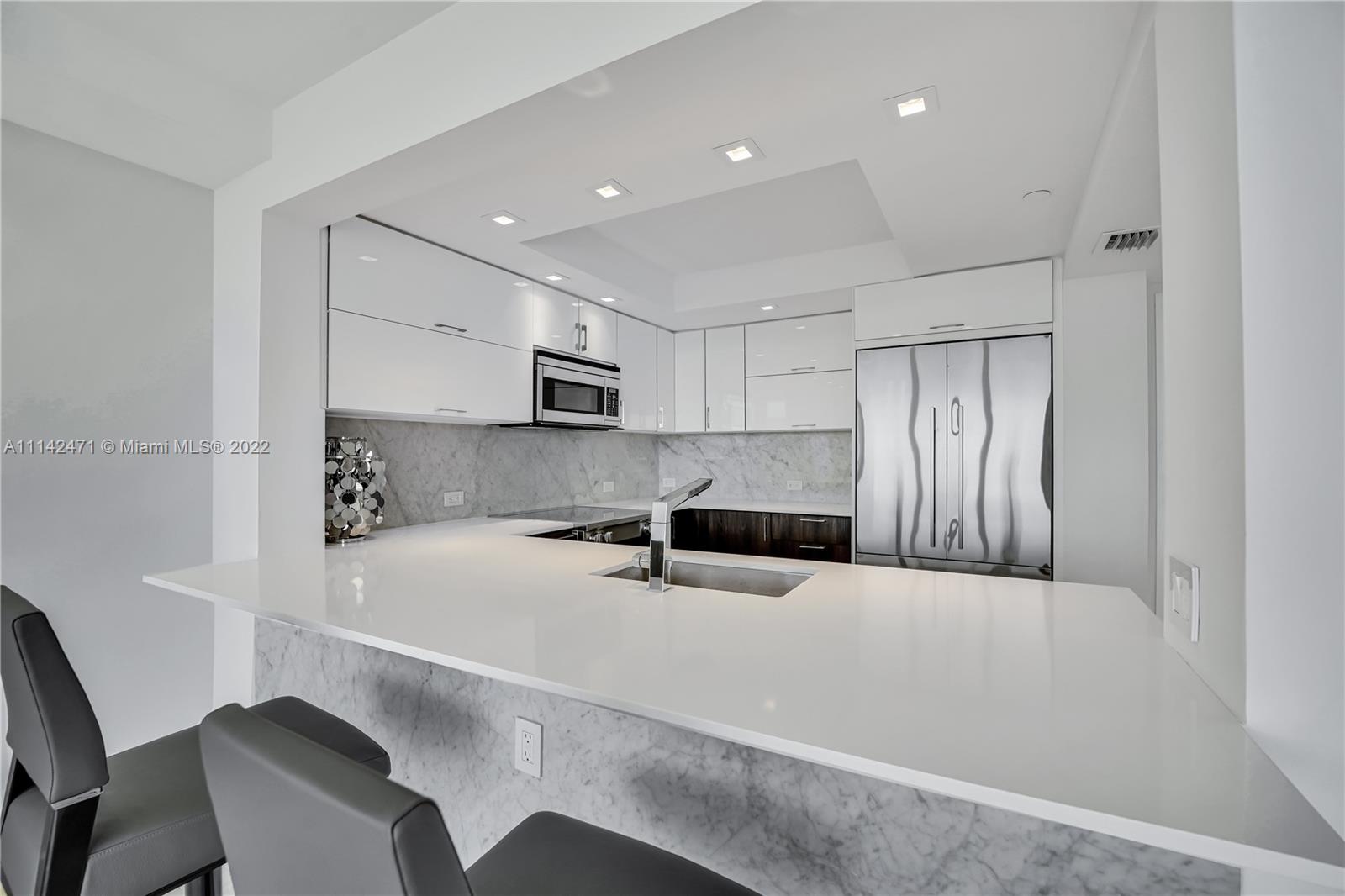 SOUTH POINTE TOWERS CONDO - Residential Lease