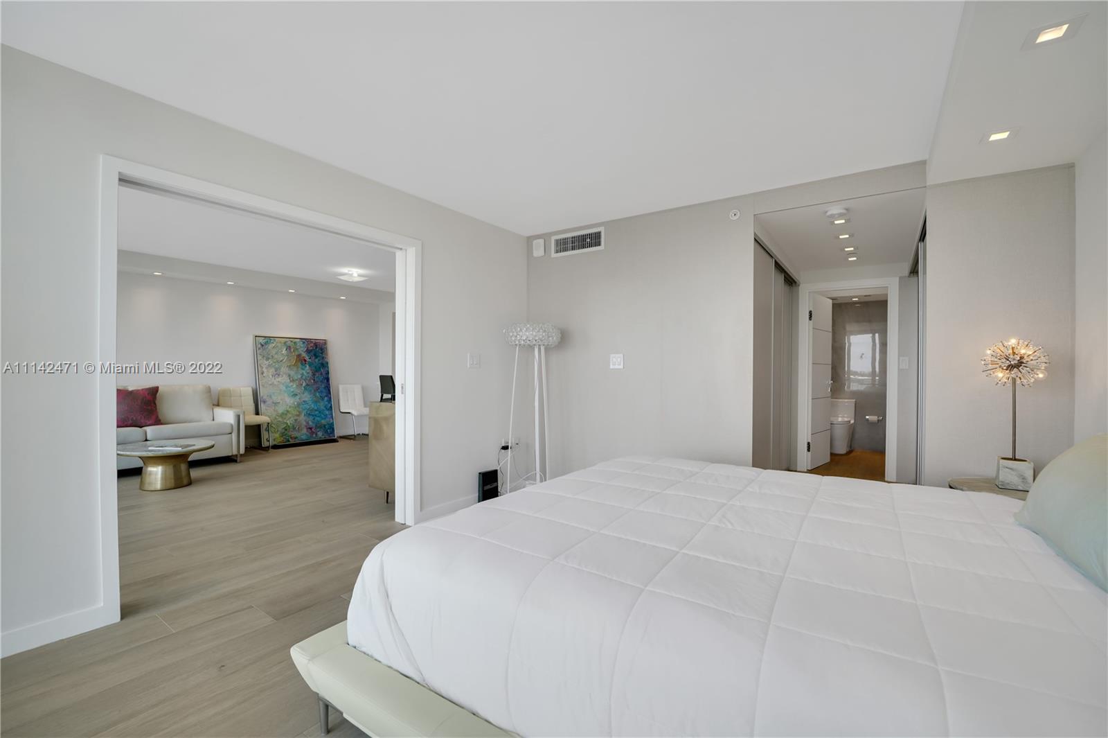 SOUTH POINTE TOWERS CONDO - Residential Lease