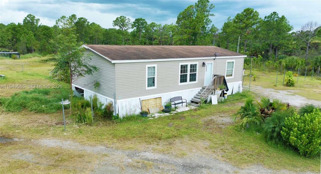 Photo of 612 Hunting Club, Clewiston, FL 33440 (MLS # A11949665)