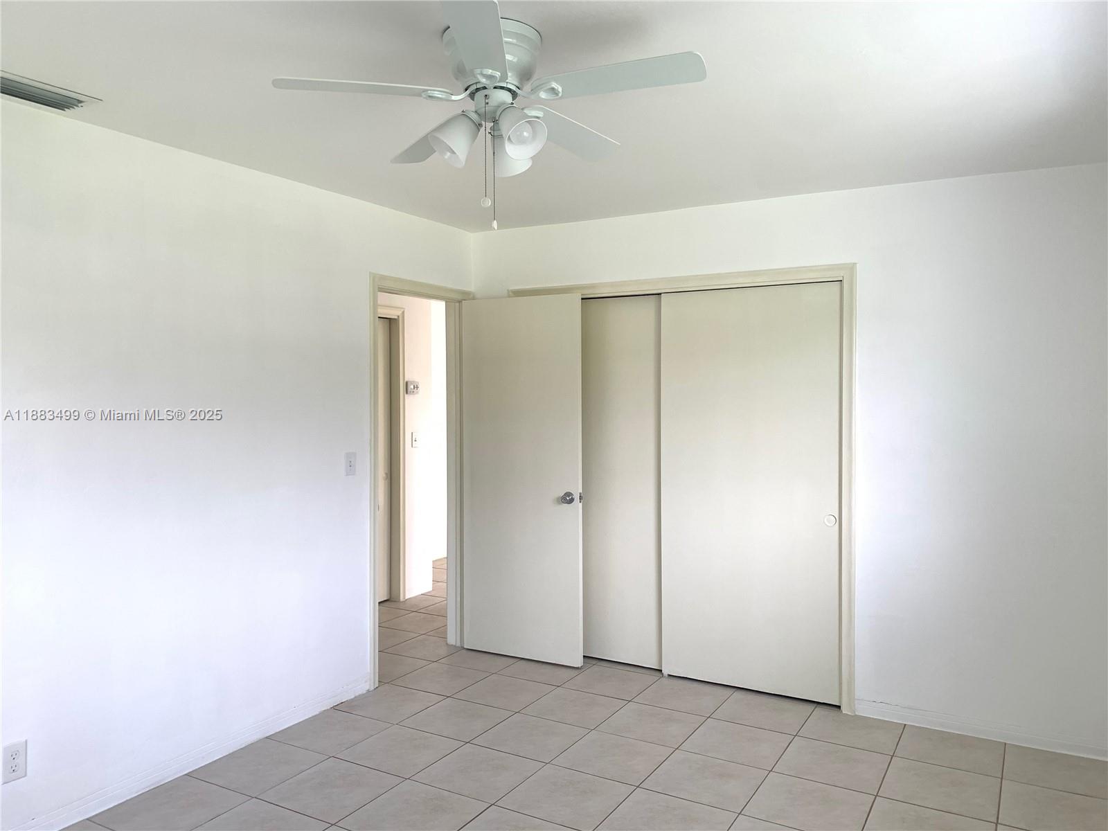 HOLLYWOOD PARK - Residential Lease
