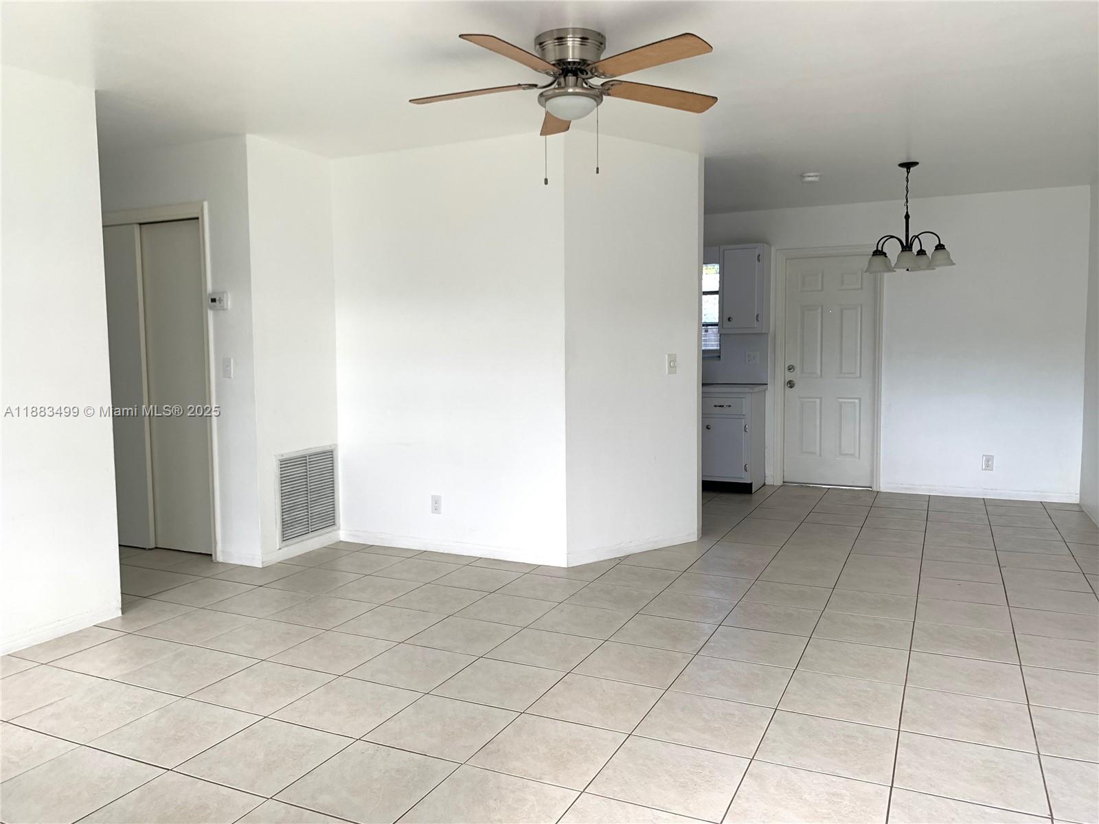 HOLLYWOOD PARK - Residential Lease