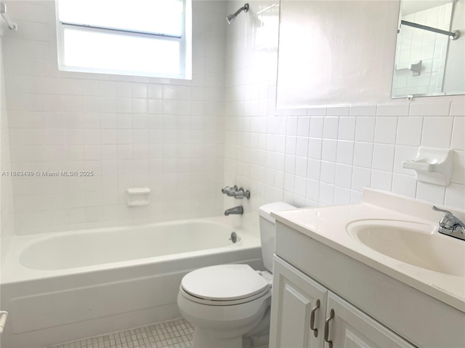 HOLLYWOOD PARK - Residential Lease