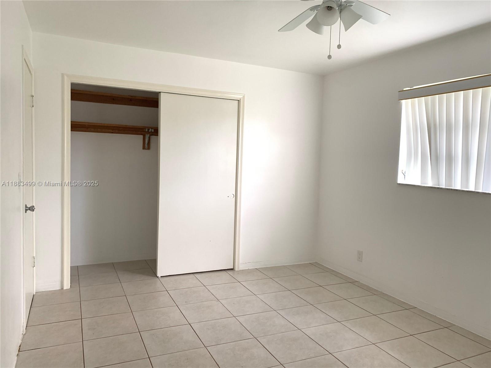 HOLLYWOOD PARK - Residential Lease