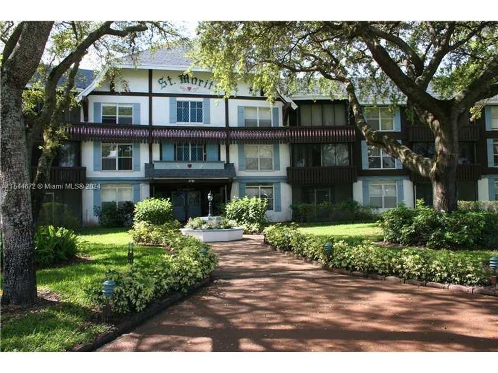 Photo of 3710 Inverrary Dr #3N, Lauderhill, FL 33319 (MLS # A11544672)