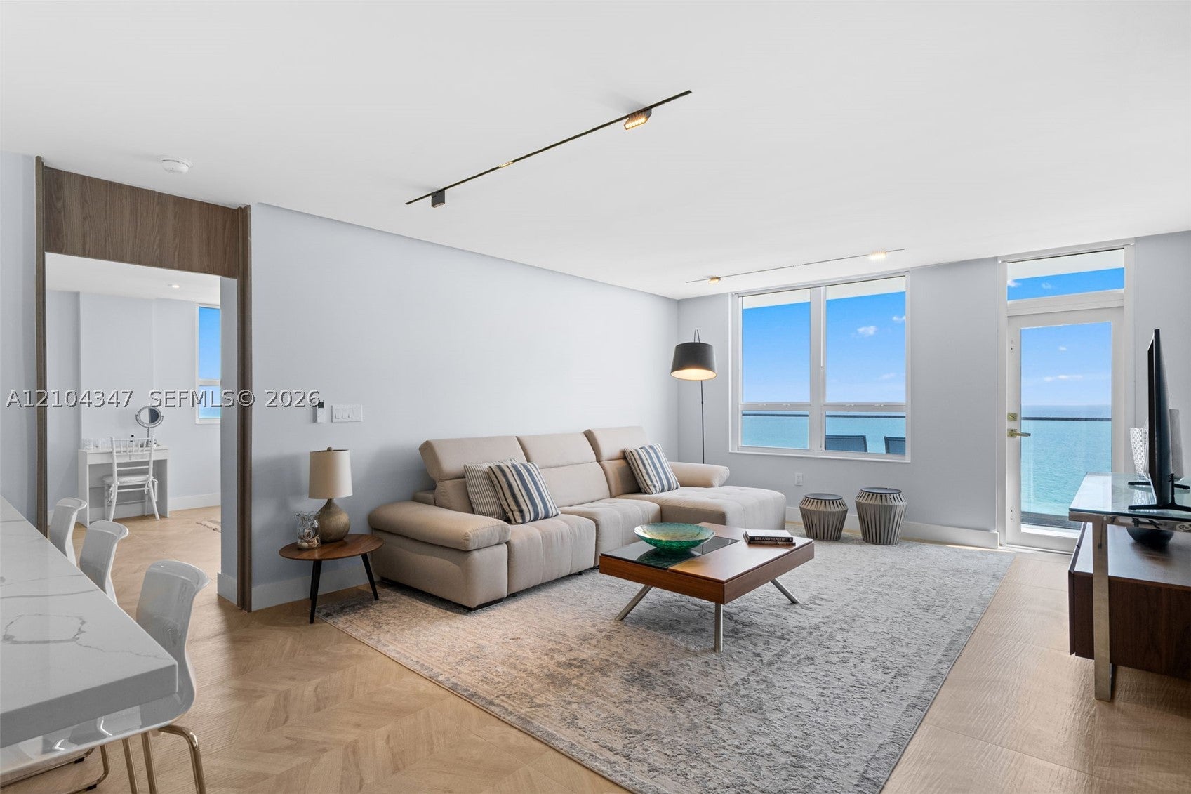 10185 Collins Ave 919