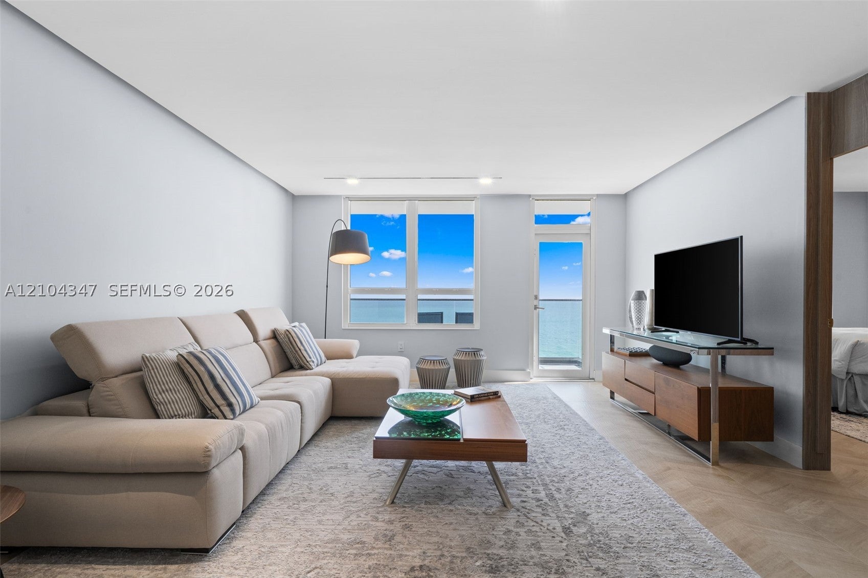 10185 Collins Ave 919