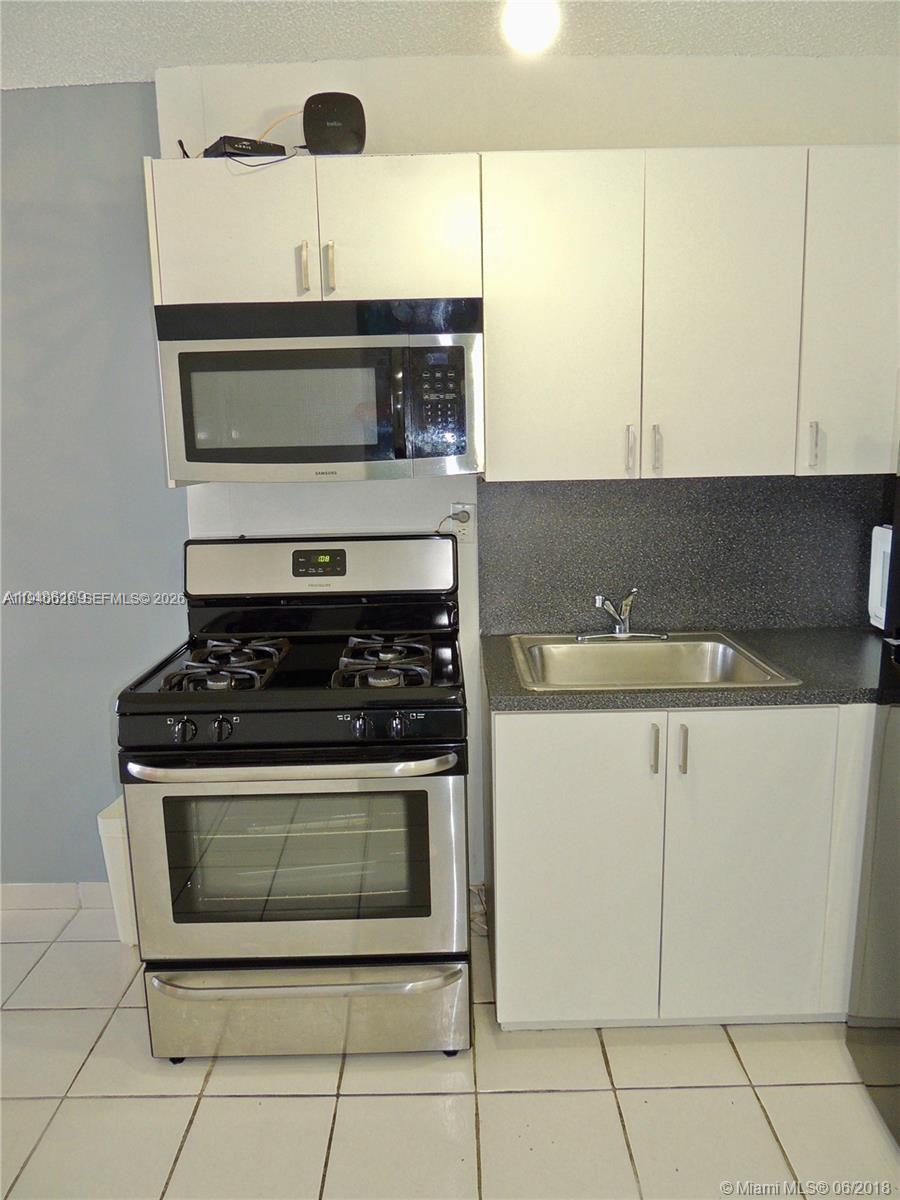 HAMPTON ON WASHINGTON AV - Residential