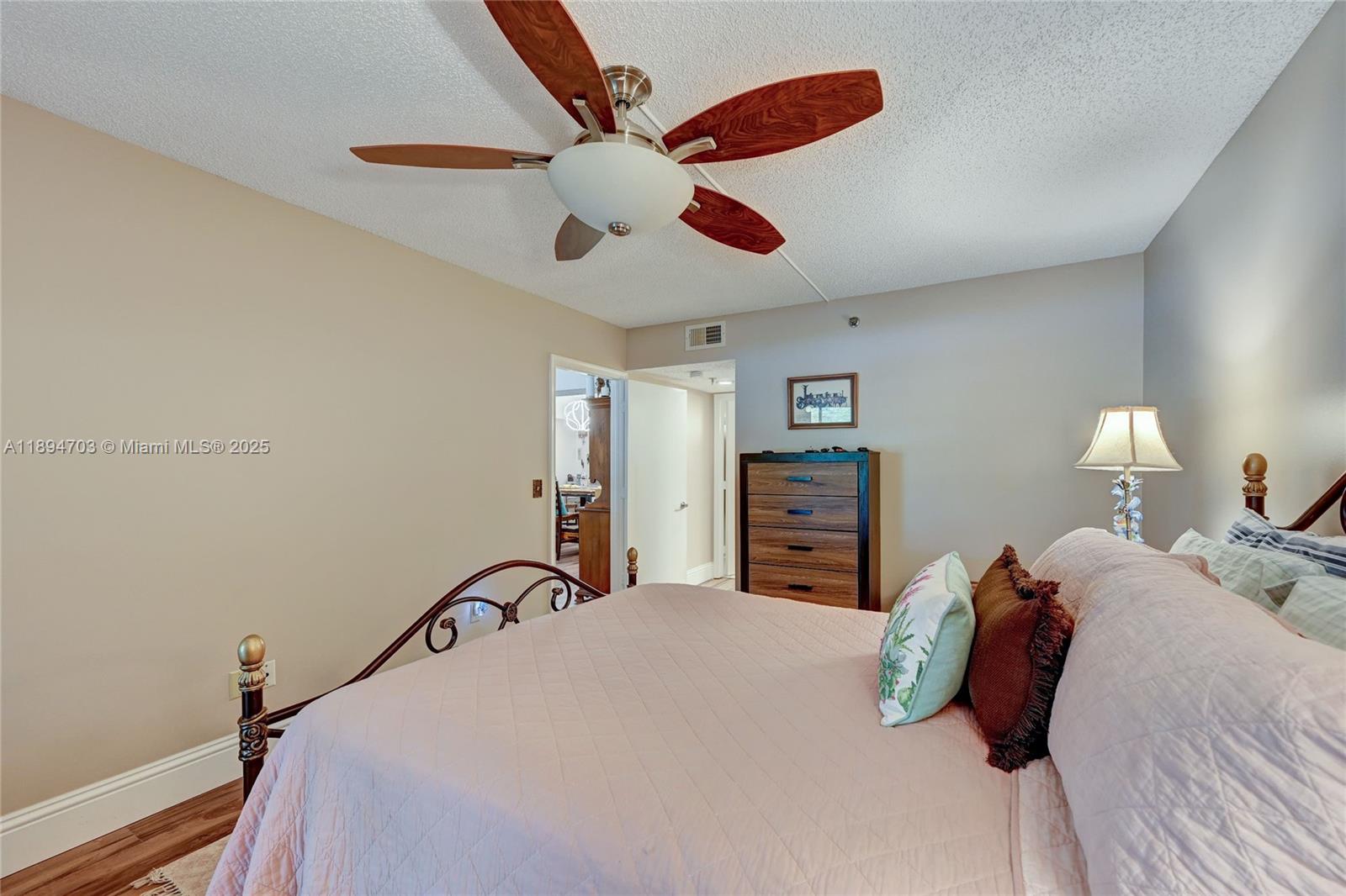 PINES OF BOCA BARWOOD CON - Residential