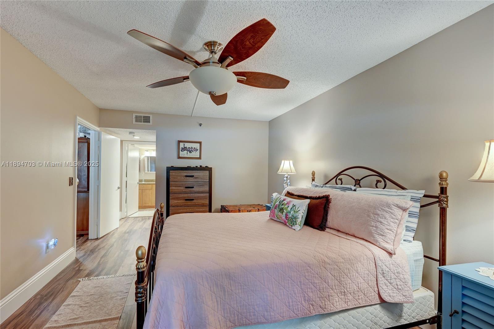 PINES OF BOCA BARWOOD CON - Residential