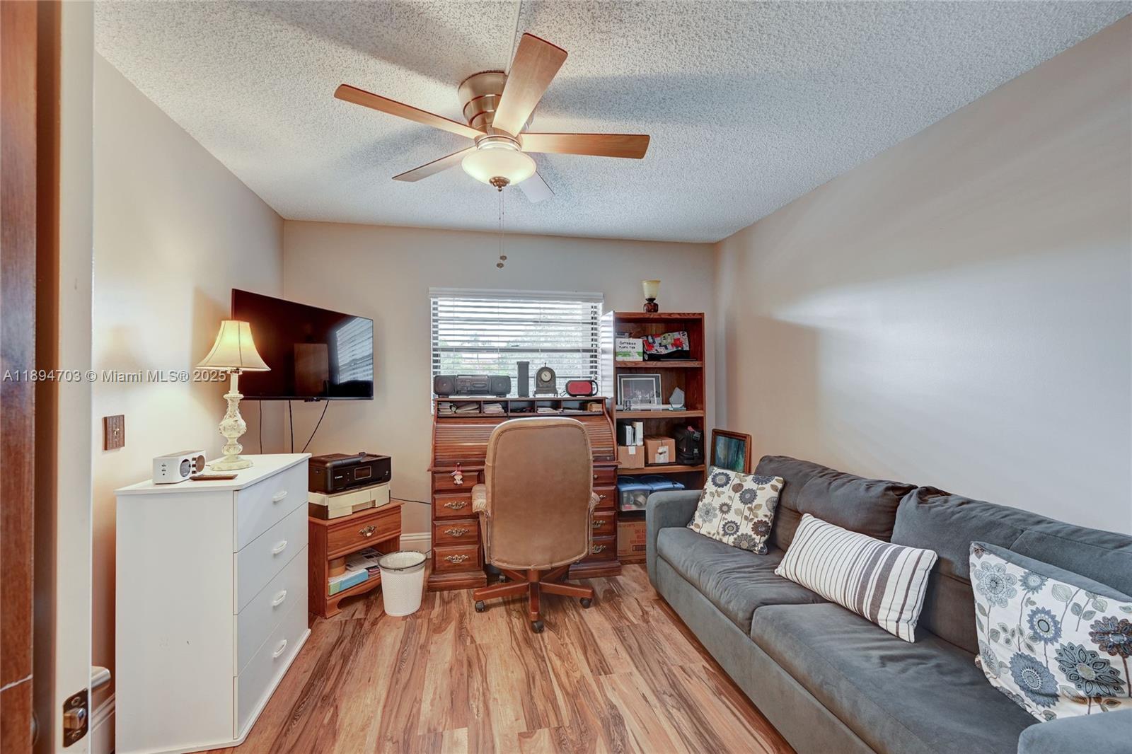 PINES OF BOCA BARWOOD CON - Residential