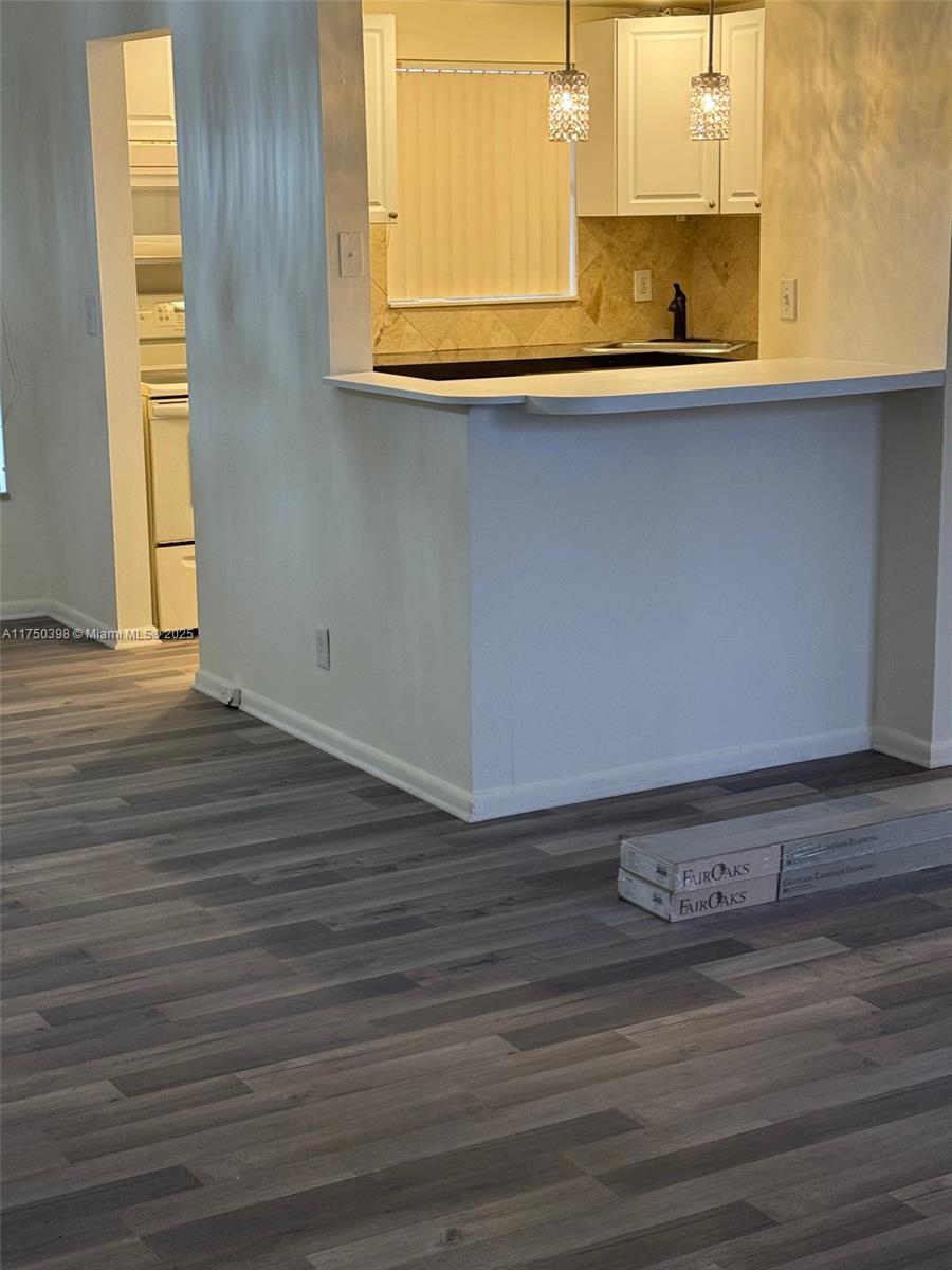 SPARROWS WALK CONDO - Residential