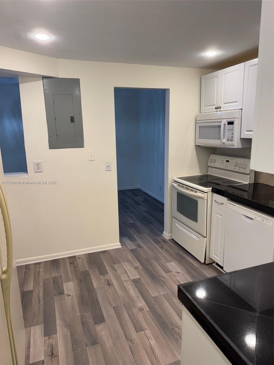 SPARROWS WALK CONDO - Residential