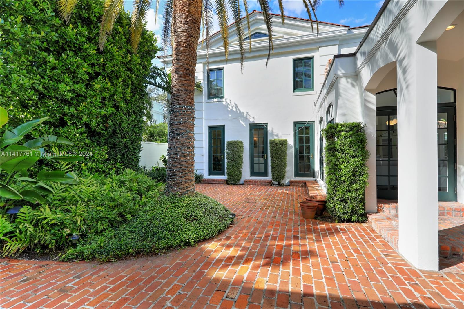 C GABLES RIVIERA SEC 12 - Residential