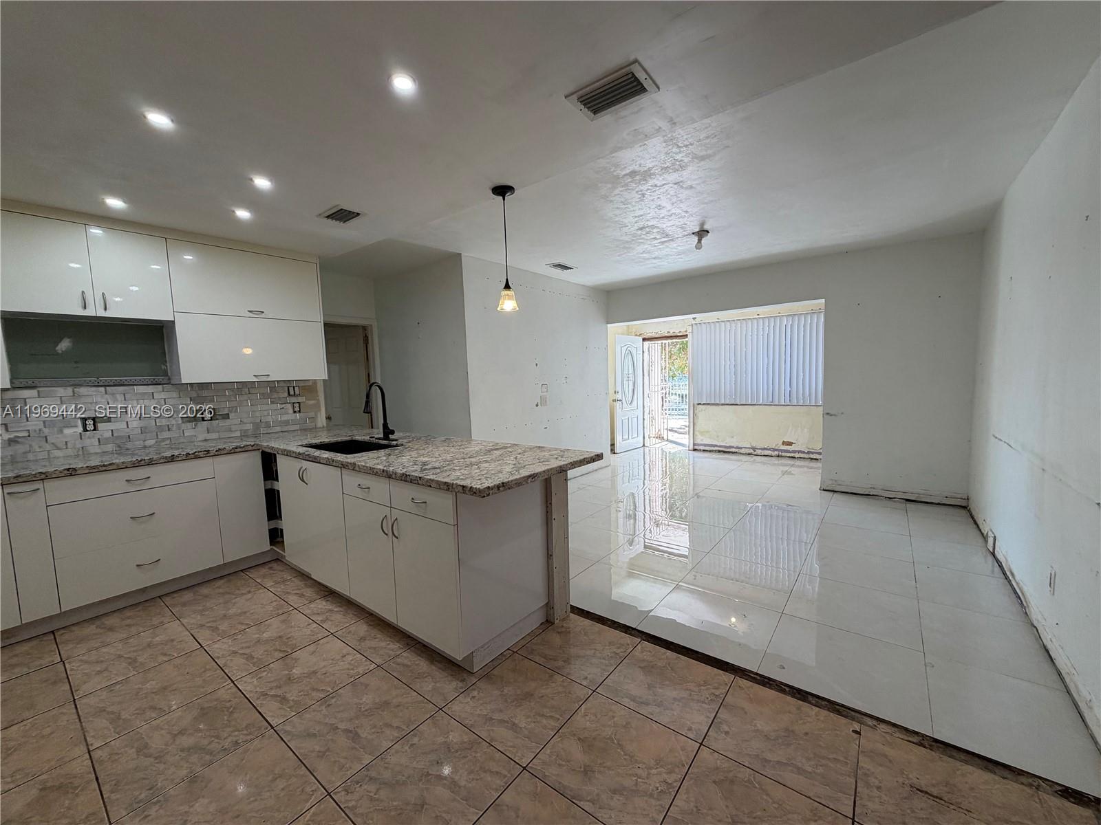 BISCAYNE HIGHLANDS - Residential