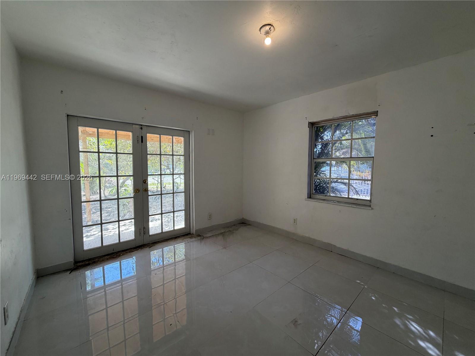 BISCAYNE HIGHLANDS - Residential