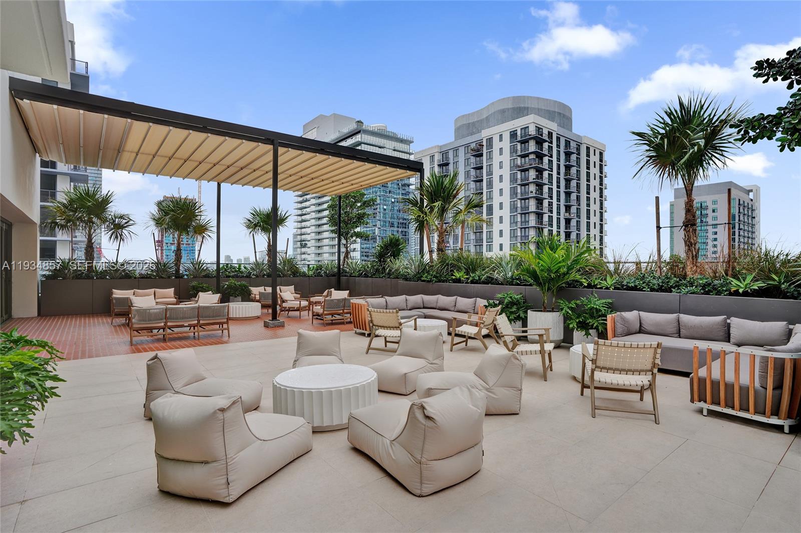 Crosby Miami World Center - Residential