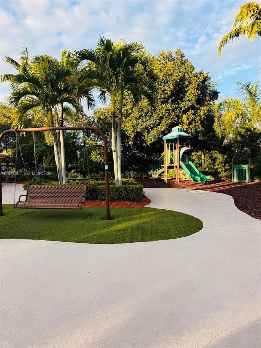 MARBELLA COVE - Residential