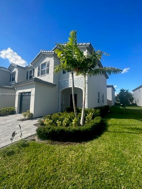 Rental Property at 2667 Se 11th St, Homestead, Miami-Dade County, Florida - Bedrooms: 3 
Bathrooms: 3  - $2,450 MO.