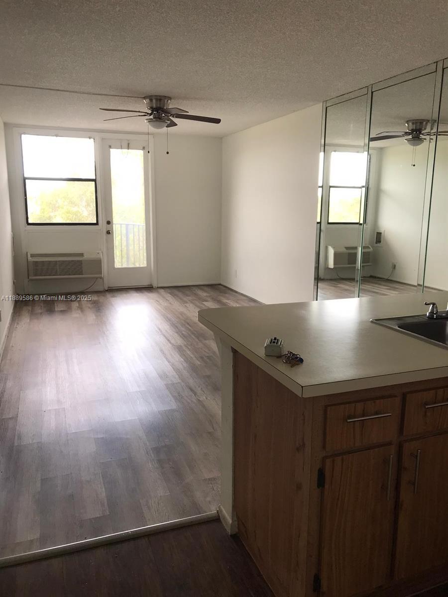 CORAL SPRINGS TOWER CLUB - Residential Lease