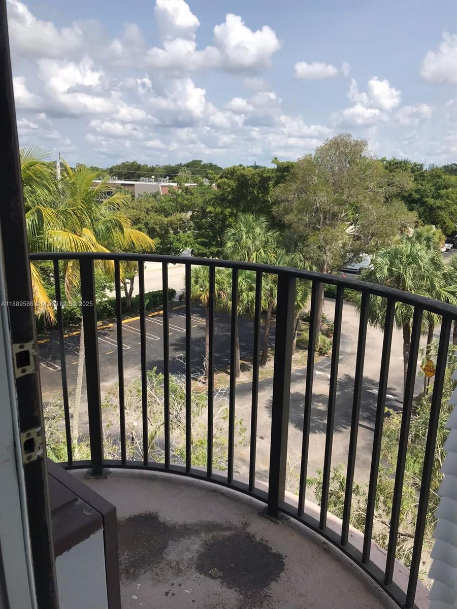CORAL SPRINGS TOWER CLUB - Residential Lease