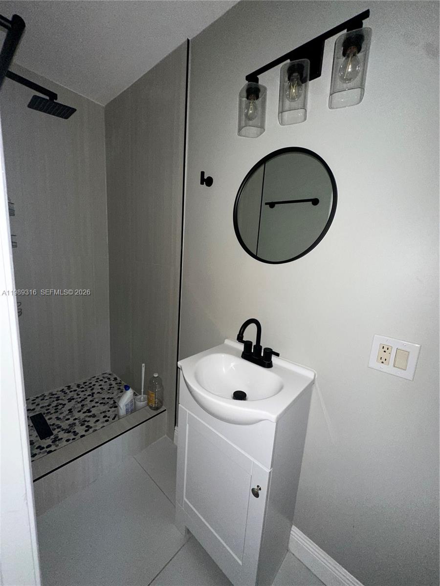 LOCH LOMOND SEC 3 - Residential Lease