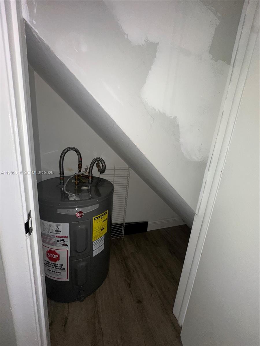 LOCH LOMOND SEC 3 - Residential Lease