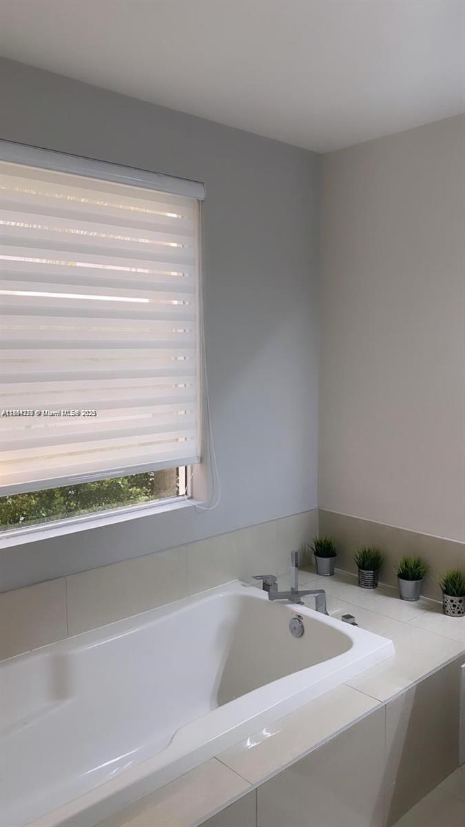 DORAL COMMONS RESIDENTIAL - Residential