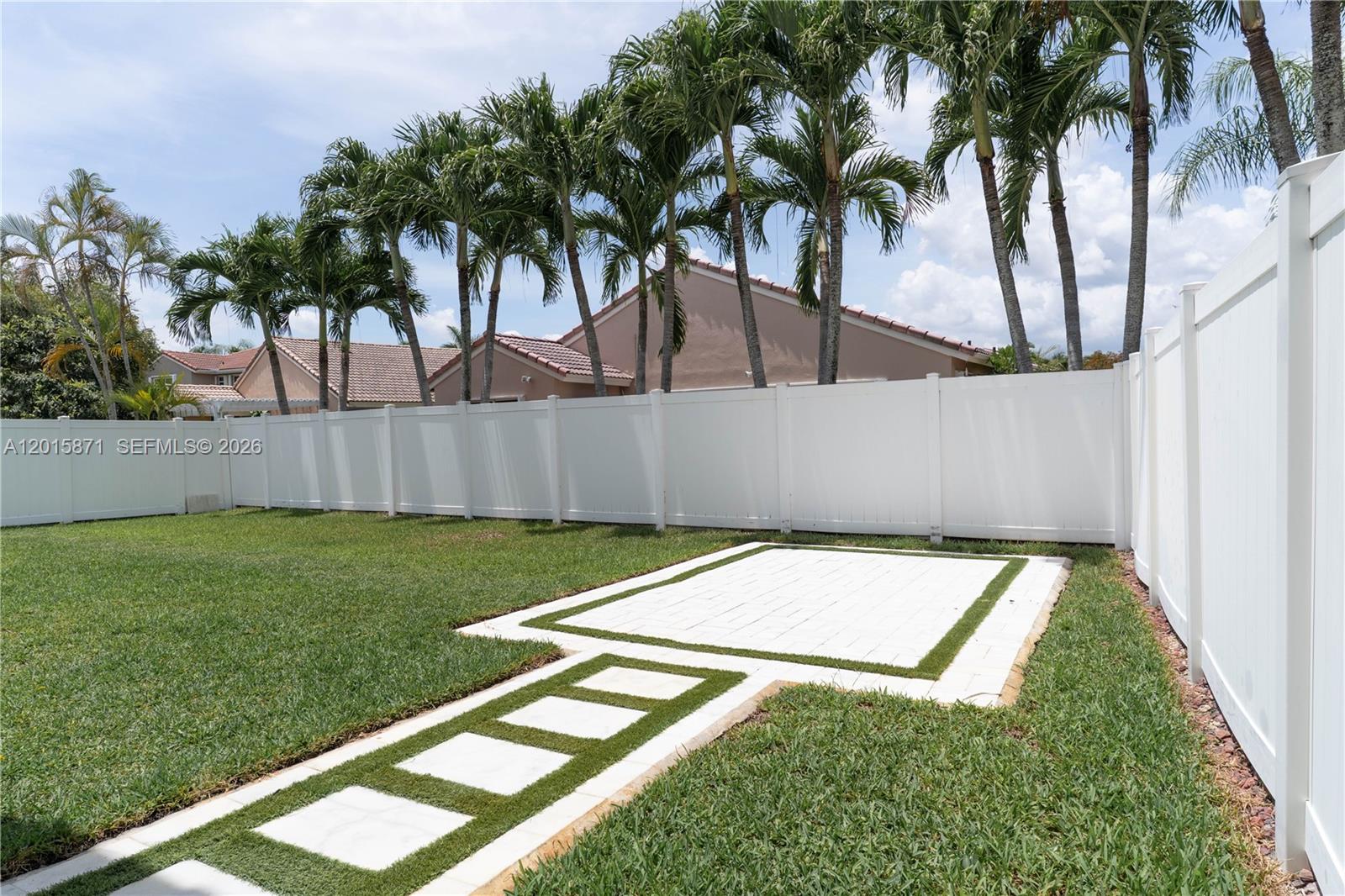 CHAPEL TRAIL II - Residential Lease