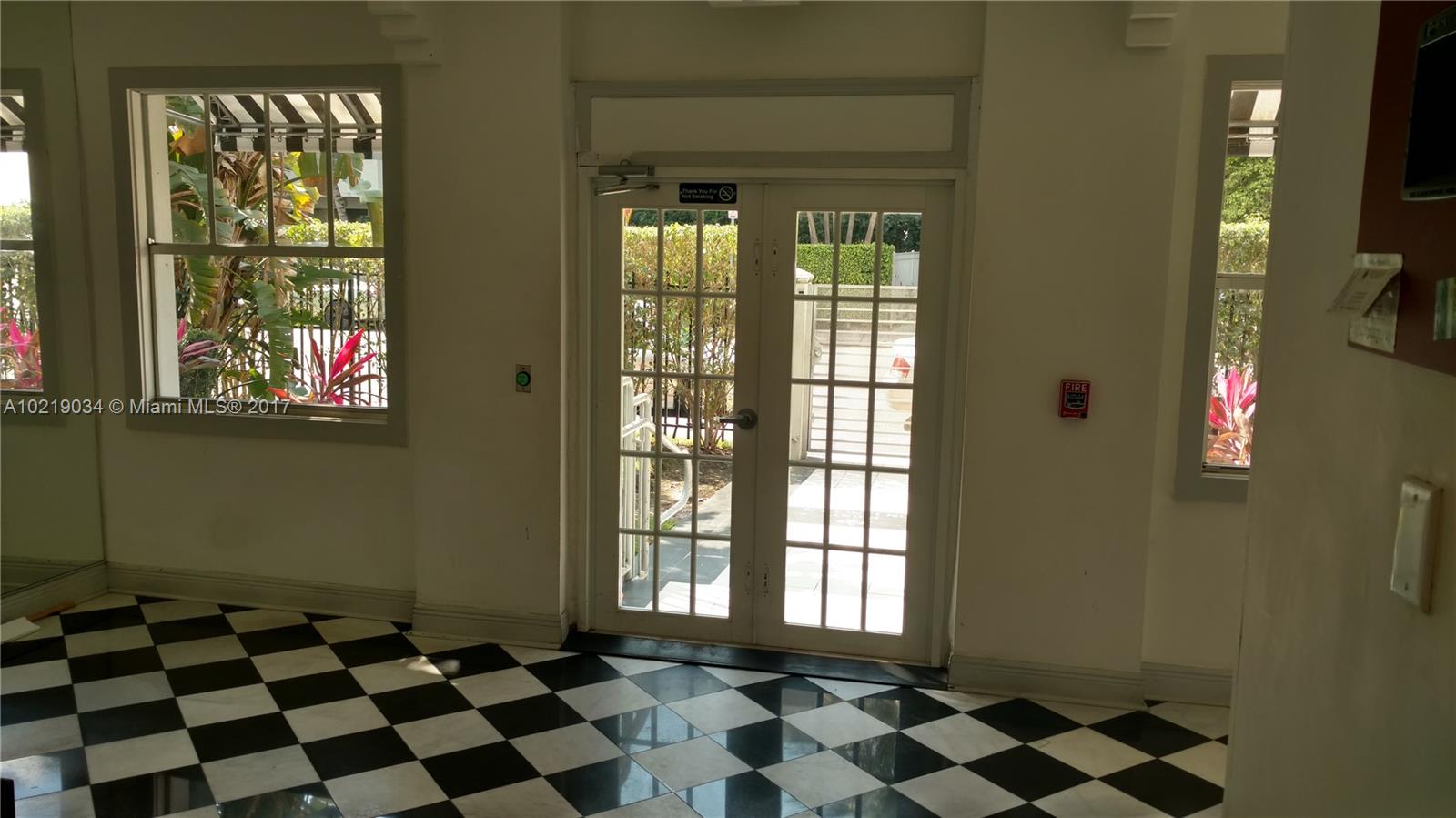 Lincoln Condo Un 16 - Residential Lease